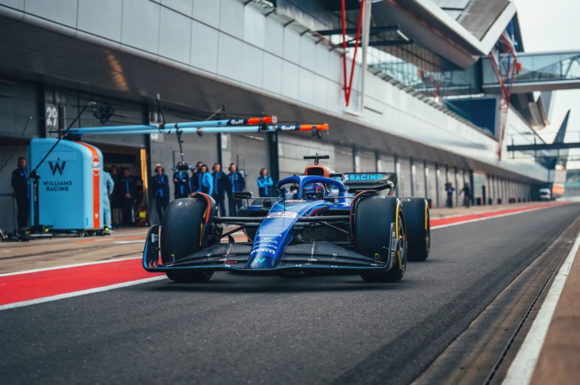 Williams faz shakedown em Silverstone com o FW-45; confira as imagens Williams faz shakedown em Silverstone com o FW-45; confira as imagens