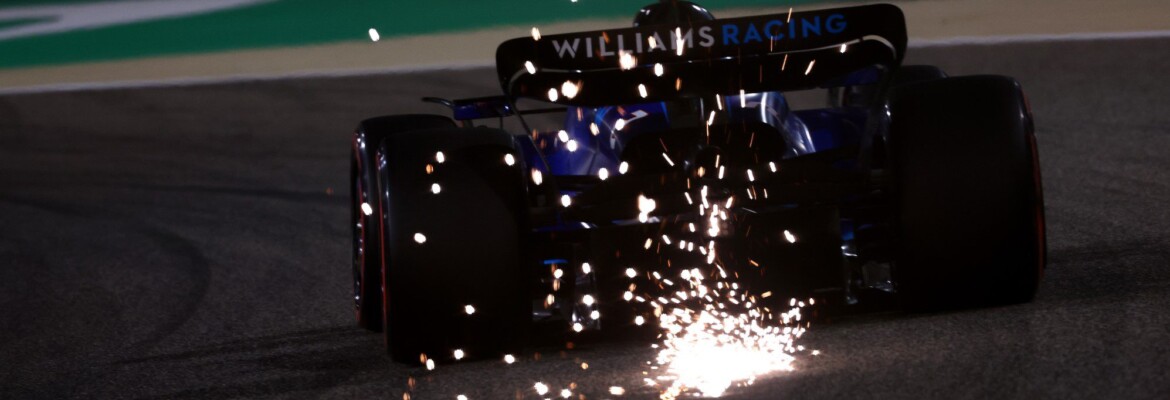 Fotos: o primeiro dia de treinos da F1 para o GP do Bahrein