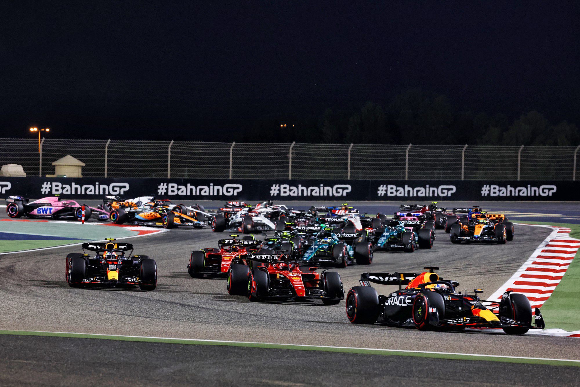 Fotos: Verstappen vence e Alonso sobe ao pódio no GP do Bahrein de F1 F1 2023, Largada, Bahrein