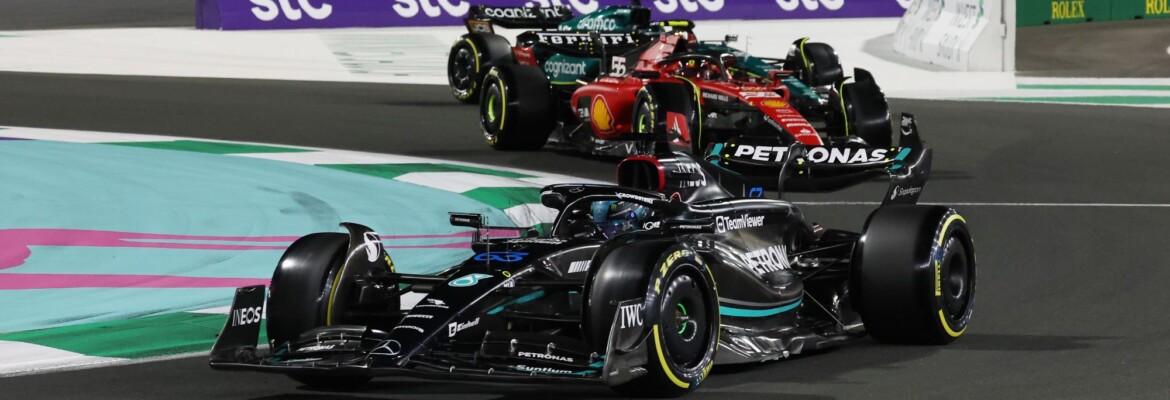 F1: Russell explica opção por acerto diferente do W14 na disputa em Jeddah