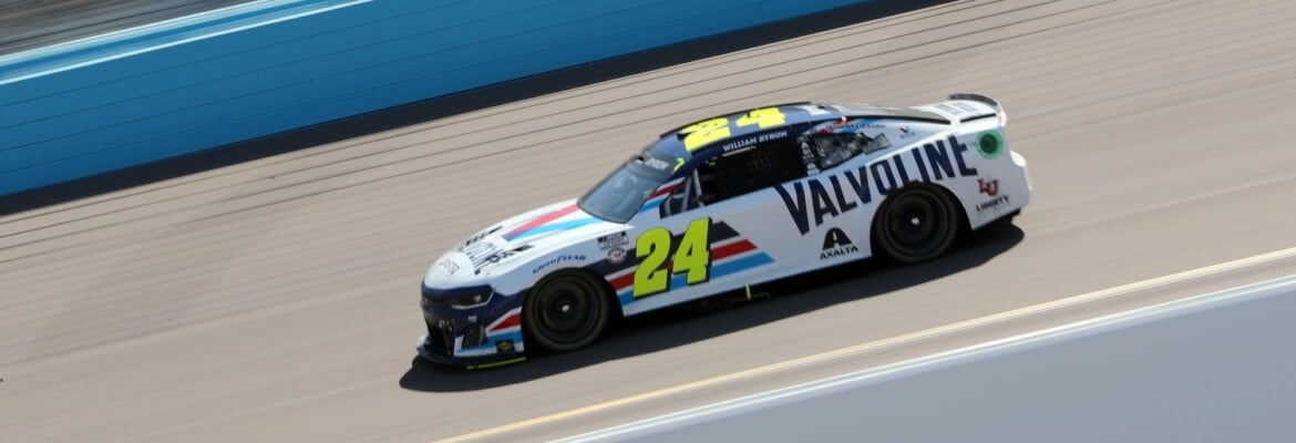 NASCAR: Byron toma liderança na prorrogação e vence em Phoenix