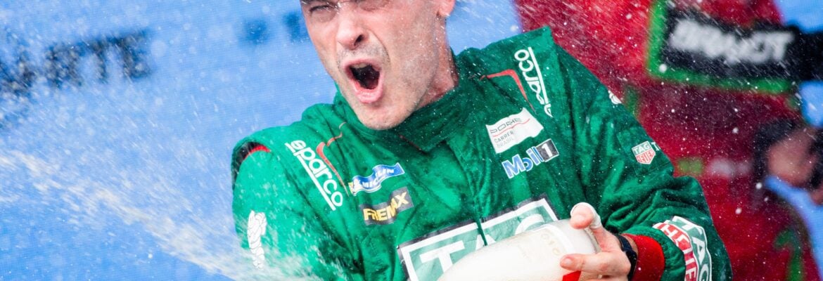 Vitória por 0,1 segundo na Porsche Cup em Interlagos