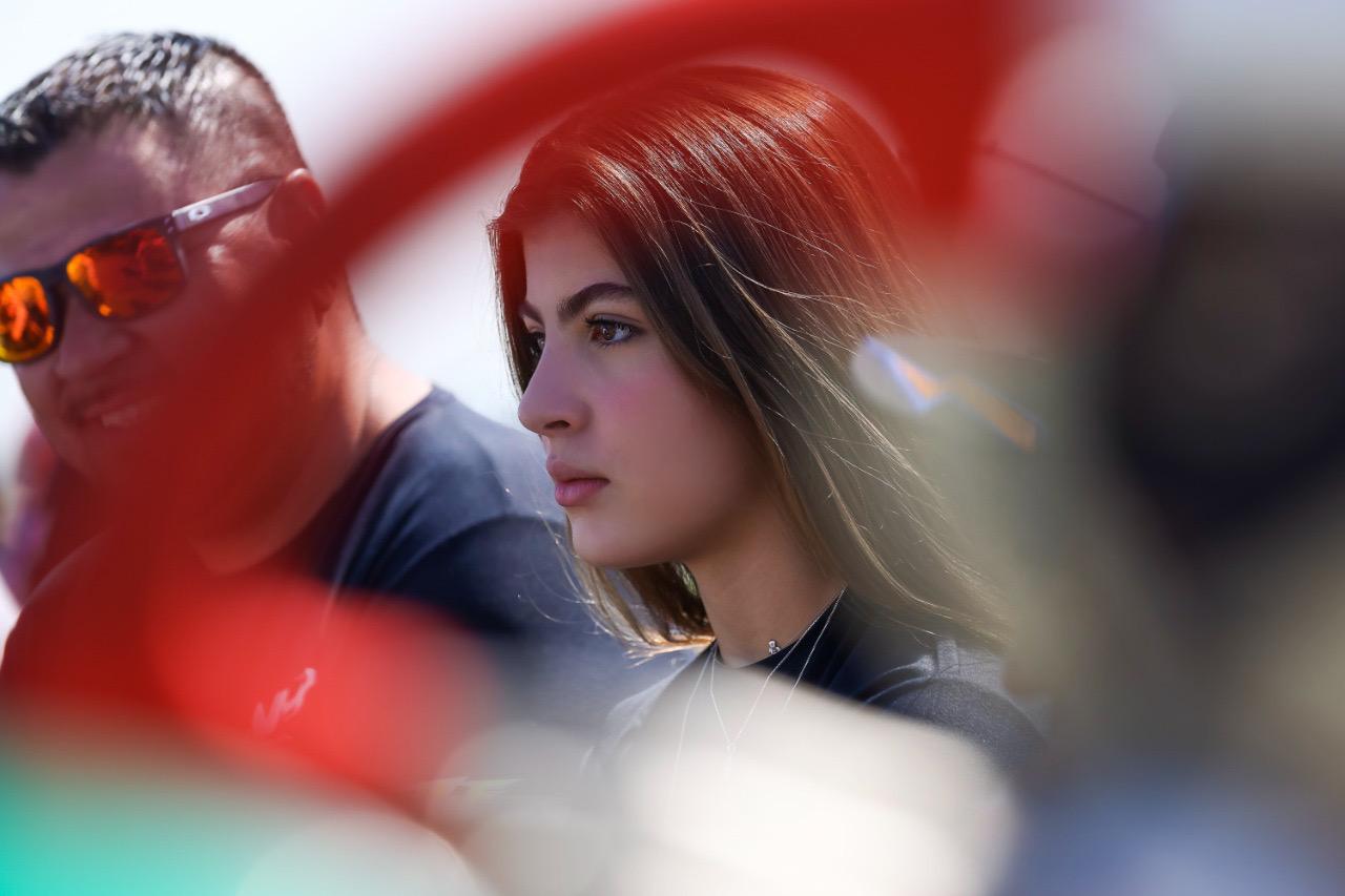 Dia Internacional da Mulher: meninas buscam futuro profissional nas pistas