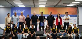 Di Grassi abre portas de indústrias para jovens estudantes