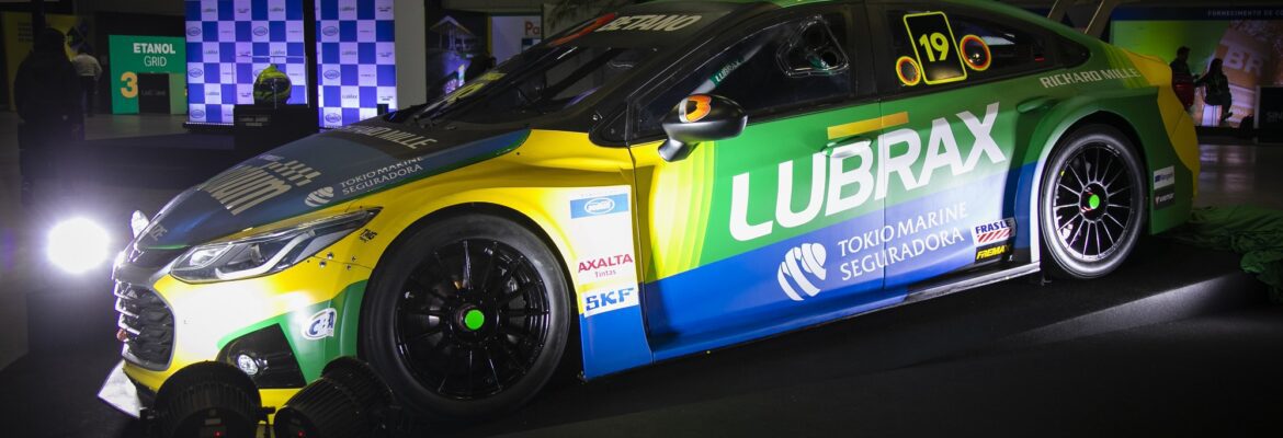 Massa revela carro para temporada 2023 da Stock Car