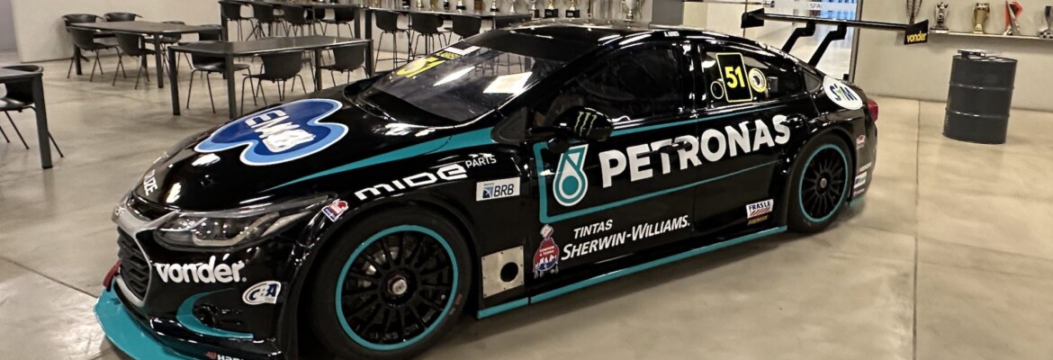 De volta às origens, Átila Abreu estreia a Pantera Negra na abertura da Stock Car em Goiânia