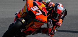 Acosta confirma favoritismo e vence abertura da Moto2 em Portugal