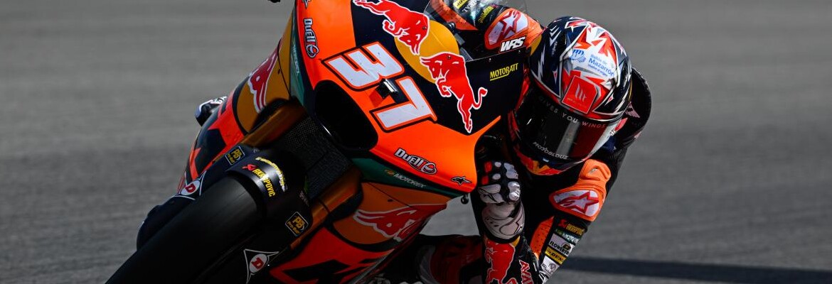 Acosta confirma favoritismo e vence abertura da Moto2 em Portugal