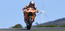 Acosta termina primeiro dia de treinos na frente na Moto2 em Portugal