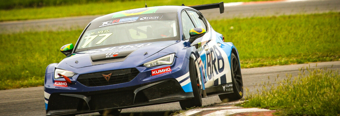 Raphael Reis repete feito do ano passado e abre temporada de 2023 do TCR South America com pole position