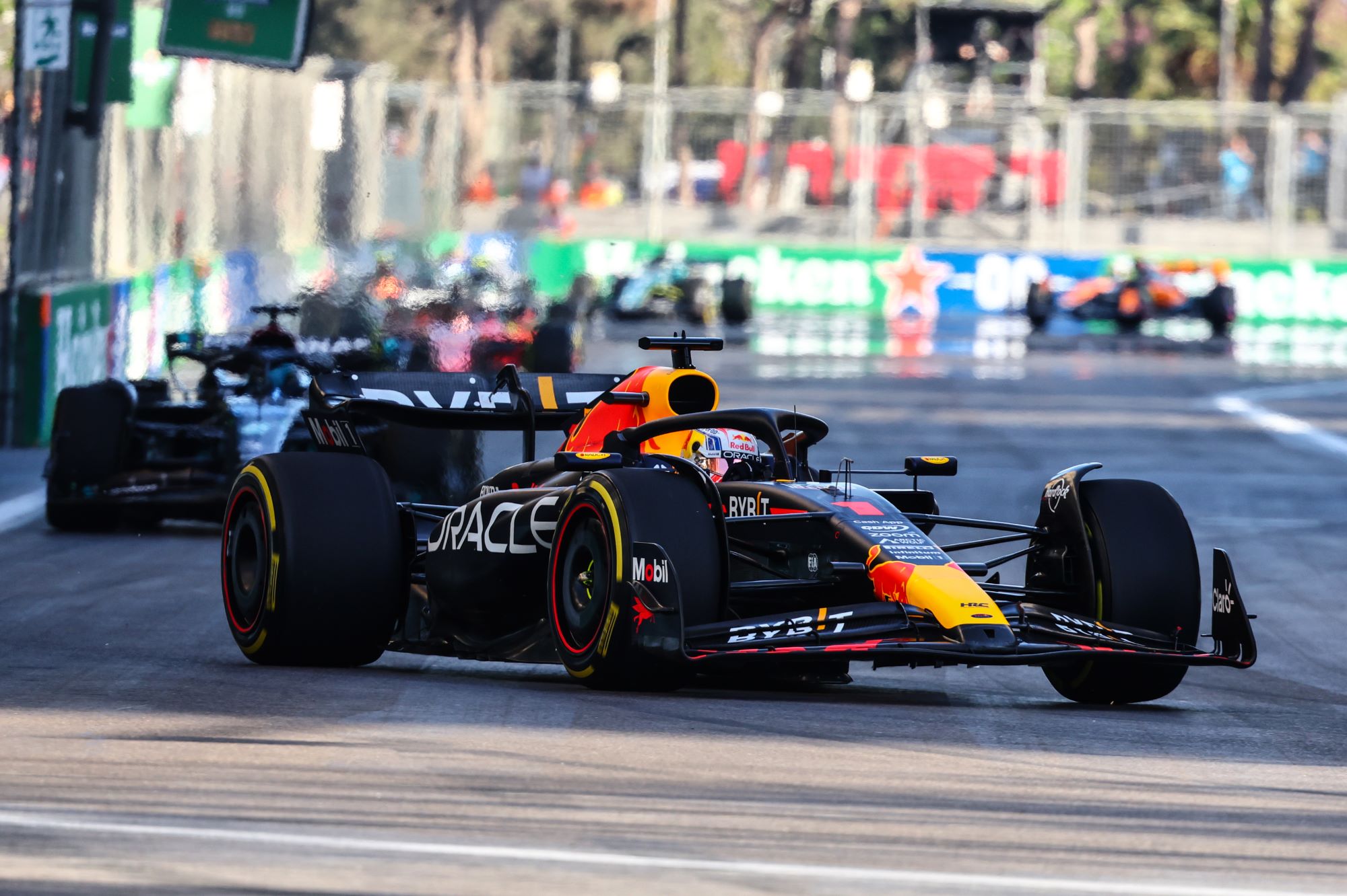 Fotos: as imagens da Sprint do GP do Azerbaijão, marcada por discussão entre Verstappen e Russell F1 2023, GP do Azerbaijão, Baku, Sprint