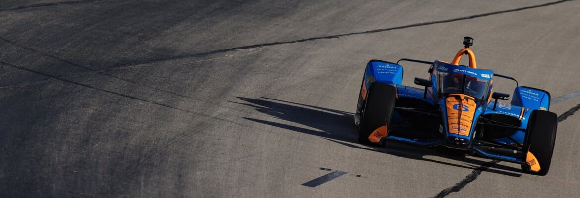 Felix Rosenqvist fatura pole position da Indy no Texas