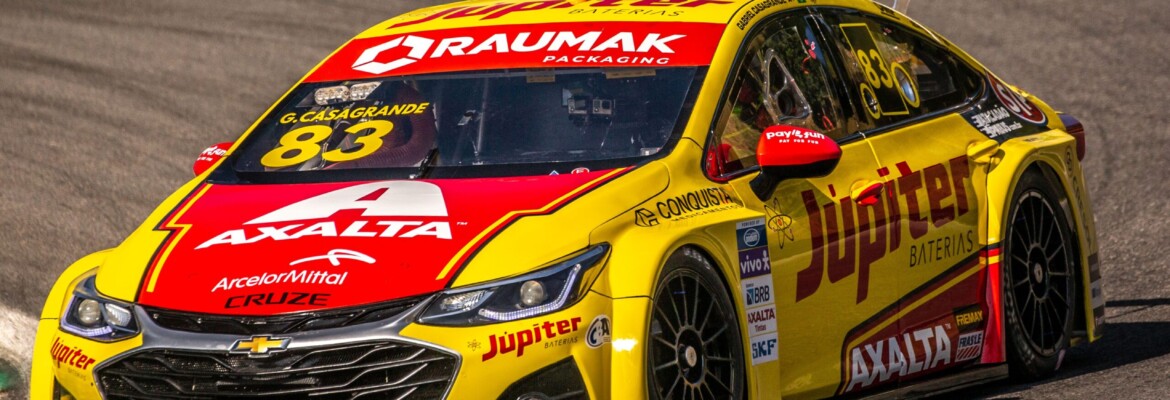 Gabriel Casagrande vence pela terceira vez em Interlagos e assume vice-liderança da Stock Car