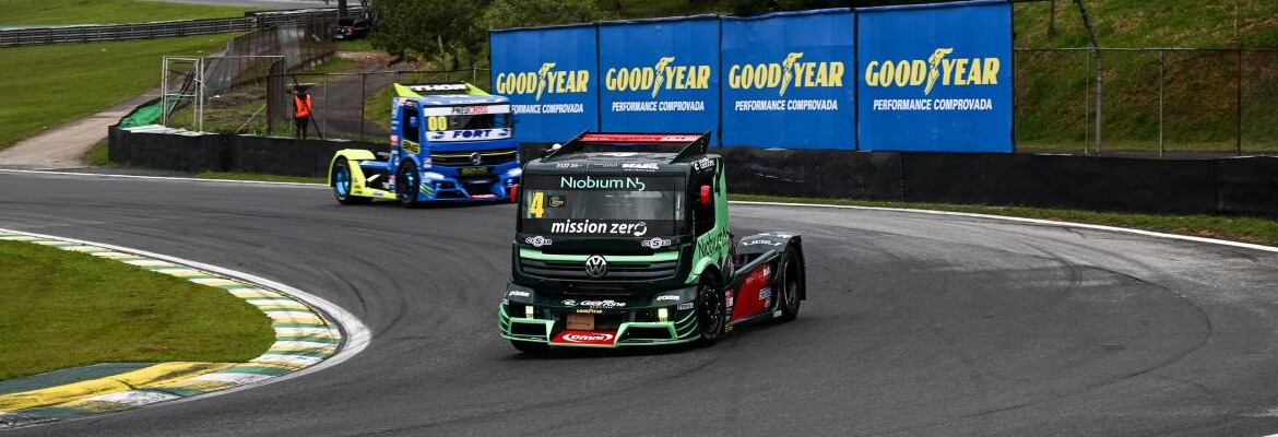 Felipe Giaffone larga na segunda fila do grid da Copa Truck em Interlagos