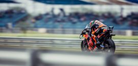 Binder larga em 15º, faz prova de recuperação e vence Sprint da MotoGP na Argentina