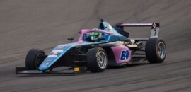 F4 Italiana: Matheus Ferreira ganha 13 posições na estreia em Imola