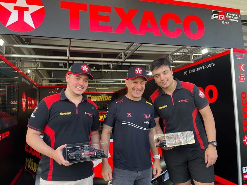 Texaco Racing by Tony Kanaan celebra vitórias no automobilismo virtual