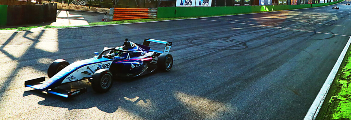 OAKBERRY Bassani F4 começa bem e vence segunda prova do sábado com Nelson Neto em Interlagos