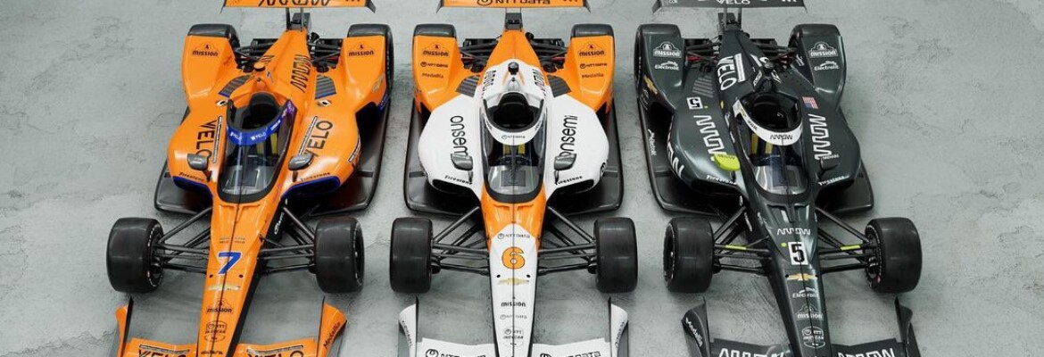 McLaren exibe layouts de carros para a Indy 500 e celebra vitórias históricas