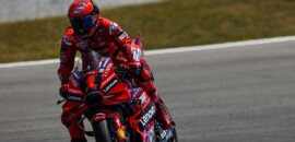 Bagnaia supera Binder, volta a vencer e é novo líder da MotoGP