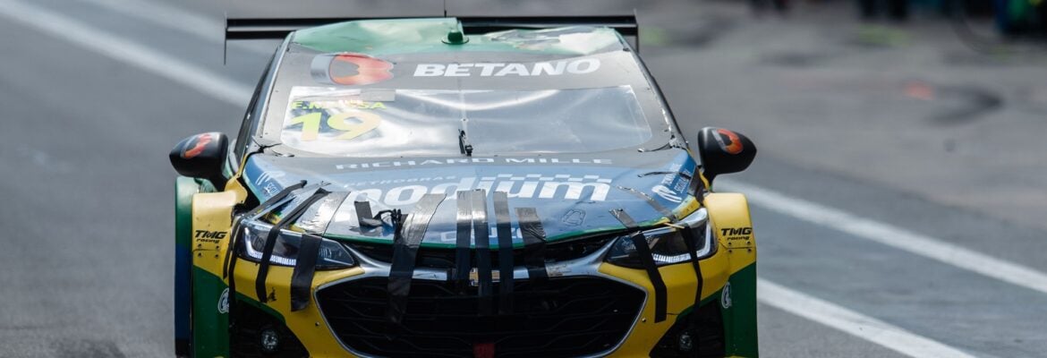 Capô levanta e tira chance de pódio de Massa em Interlagos na Stock Car