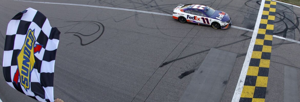 Nascar: Hamlin dá bump em Larson na última volta e vence no Kansas