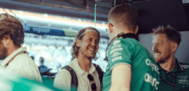F1: Vettel faz aparição no paddock em Mônaco