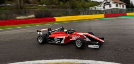 Fernando Barrichello supera problema mecânico e conquista top7 na terceira corrida da F4 Espanhola