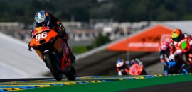 Holgado domina GP da França de Moto3 e vence segunda no ano; Moreira cai