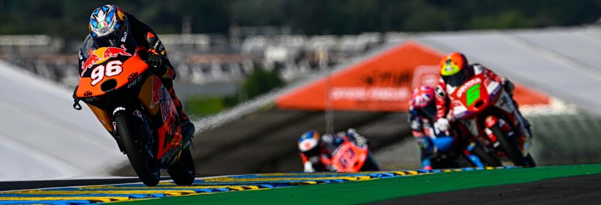 Holgado domina GP da França de Moto3 e vence segunda no ano; Moreira cai