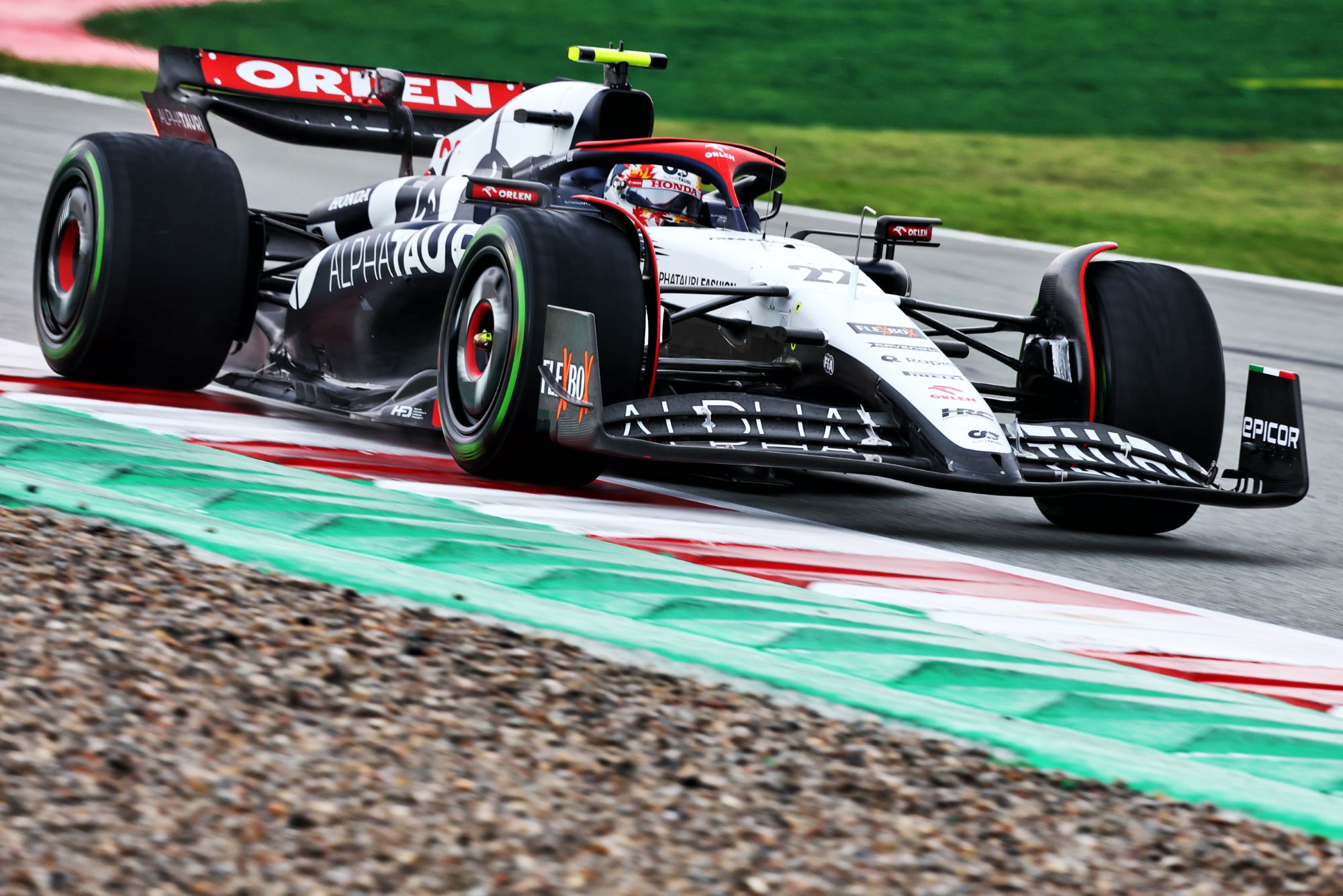 F1 Tsunoda elogia aproximação técnica da AlphaTauri com Red Bull para