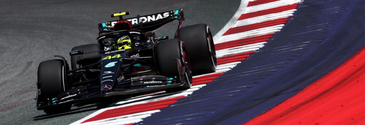 F1: Hamilton diz que “pagou o preço” ao demorar para colocar pneus de pista seca