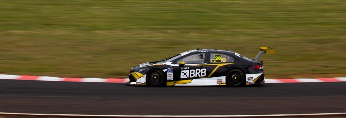 Enzo Elias lidera treino de Rookies da Stock Car Pro Series, em Cascavel