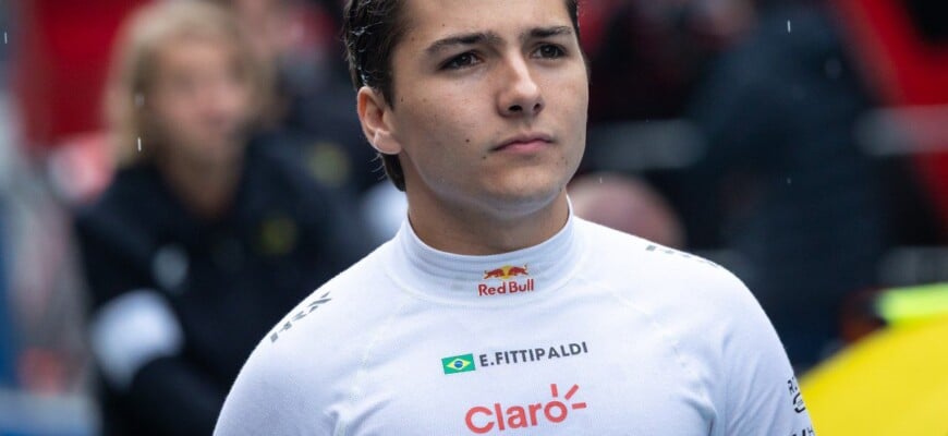 Largando na primeira fila, Enzo Fittipaldi busca vitória amanhã na F2 em Barcelona