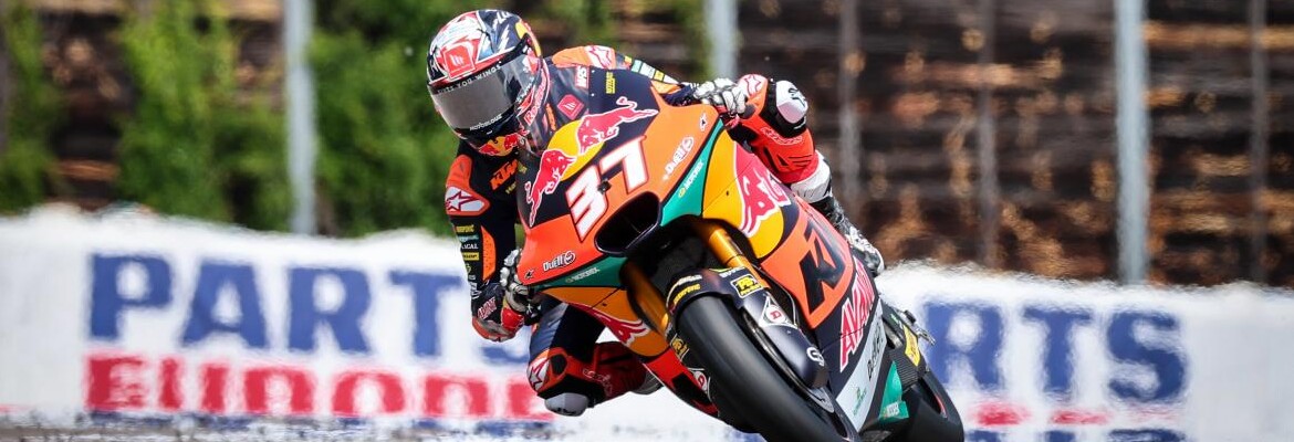 Acosta passa Arbolino na primeira volta e vence fácil prova da Moto2 na Alemanha