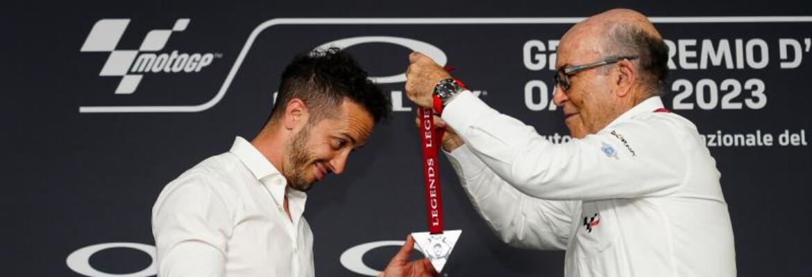 Andrea Dovizioso se torna Lenda da MotoGP em cerimônia na Itália