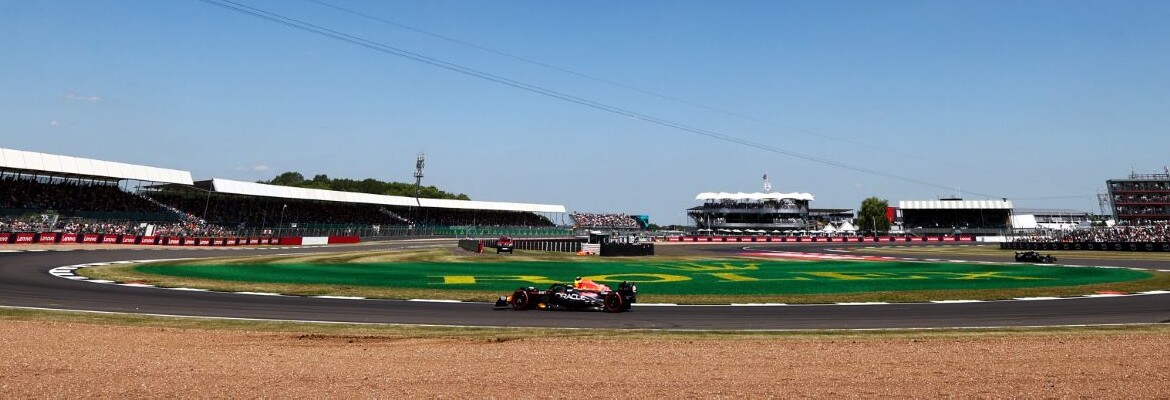F1: Perez recebe multa por excesso de velocidade no pit lane
