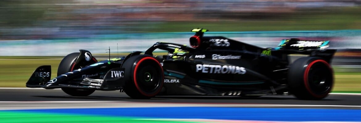 F1: Hamilton supera Verstappen e é o pole para o GP da Hungria