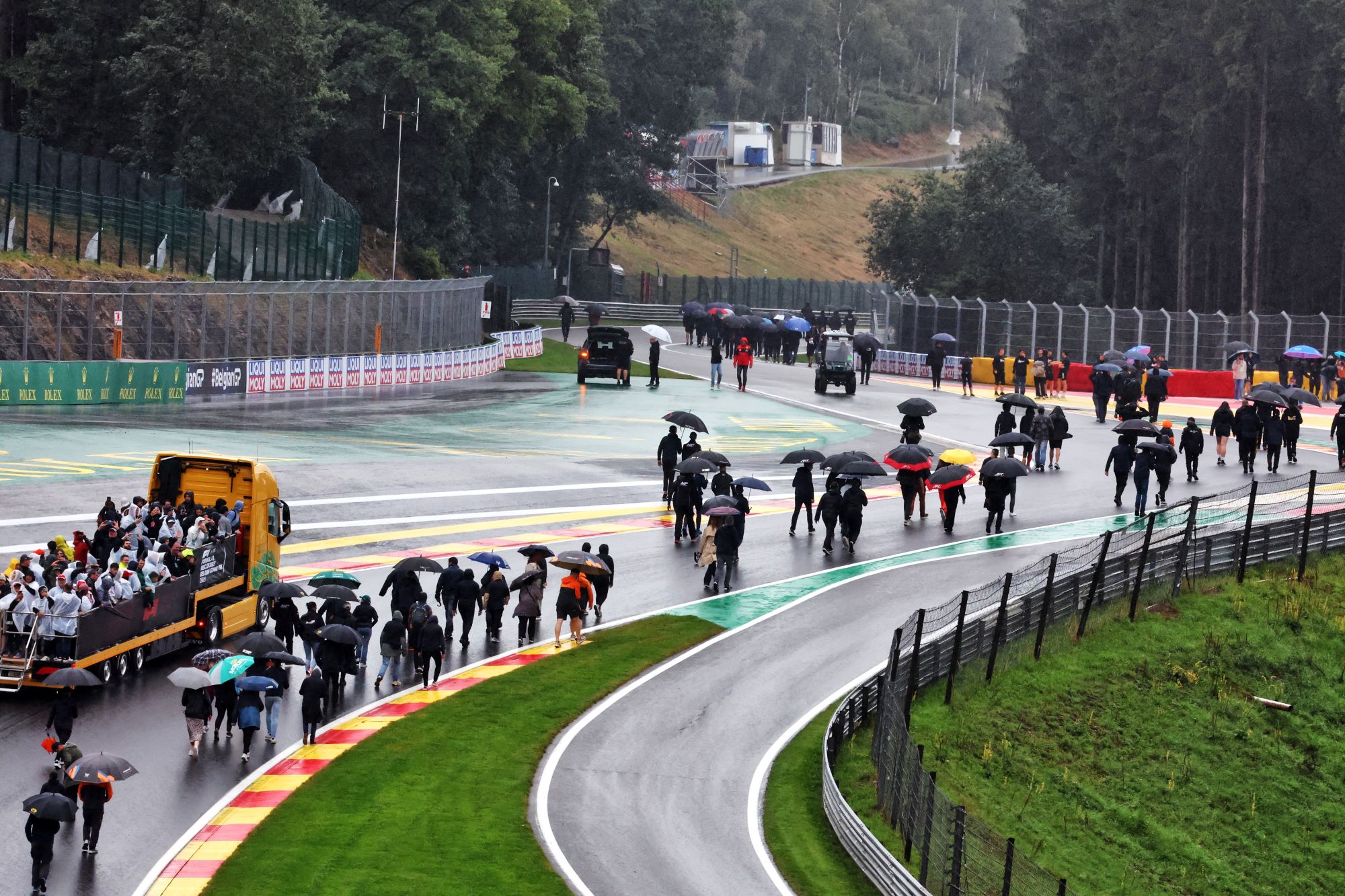 F1: Chuva e homenagem para Hubert; as imagens desta quinta-feira antes do GP da Bélgica, em Spa F1 2023, GP da Bélgica, Spa