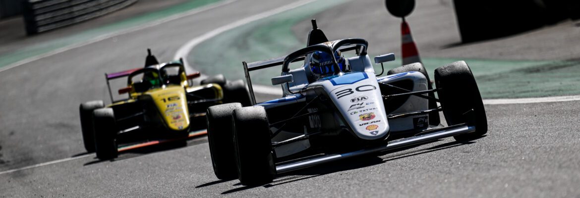 Vinicius Tessaro é o melhor no primeiro dia de atividades da segunda etapa da BRB Fórmula 4 Brasil em Interlagos