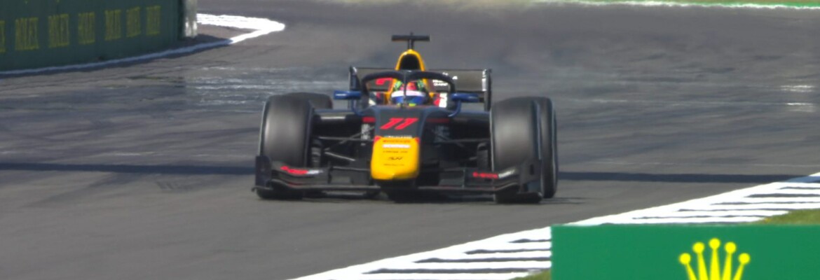 F2: Iwasa acerta volta no fim e lidera treino em Silverstone