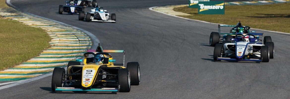 Zucchini fatura novo top-10 em Interlagos e celebra bom final de semana na F4 Brasil