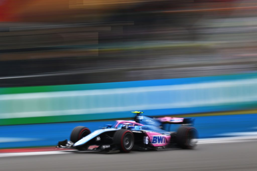 Fórmula 2: Martins supera el castigo para ganar la Carrera 2 en Silverstone