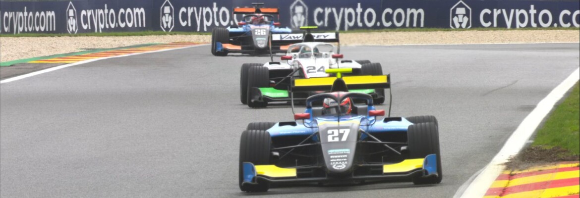 Barnard vence corrida 2 em Spa. Decisão da F3 fica para a Itália