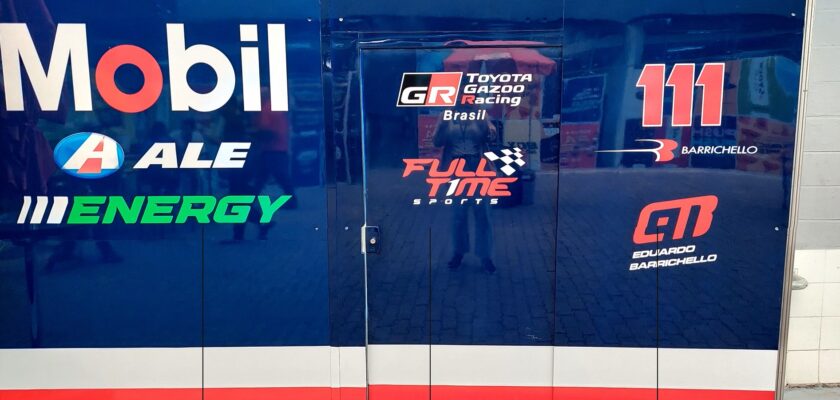 Corridas, lambe-lambe para fotos, exposição de carro: o paddock da Stock Car aos fãs