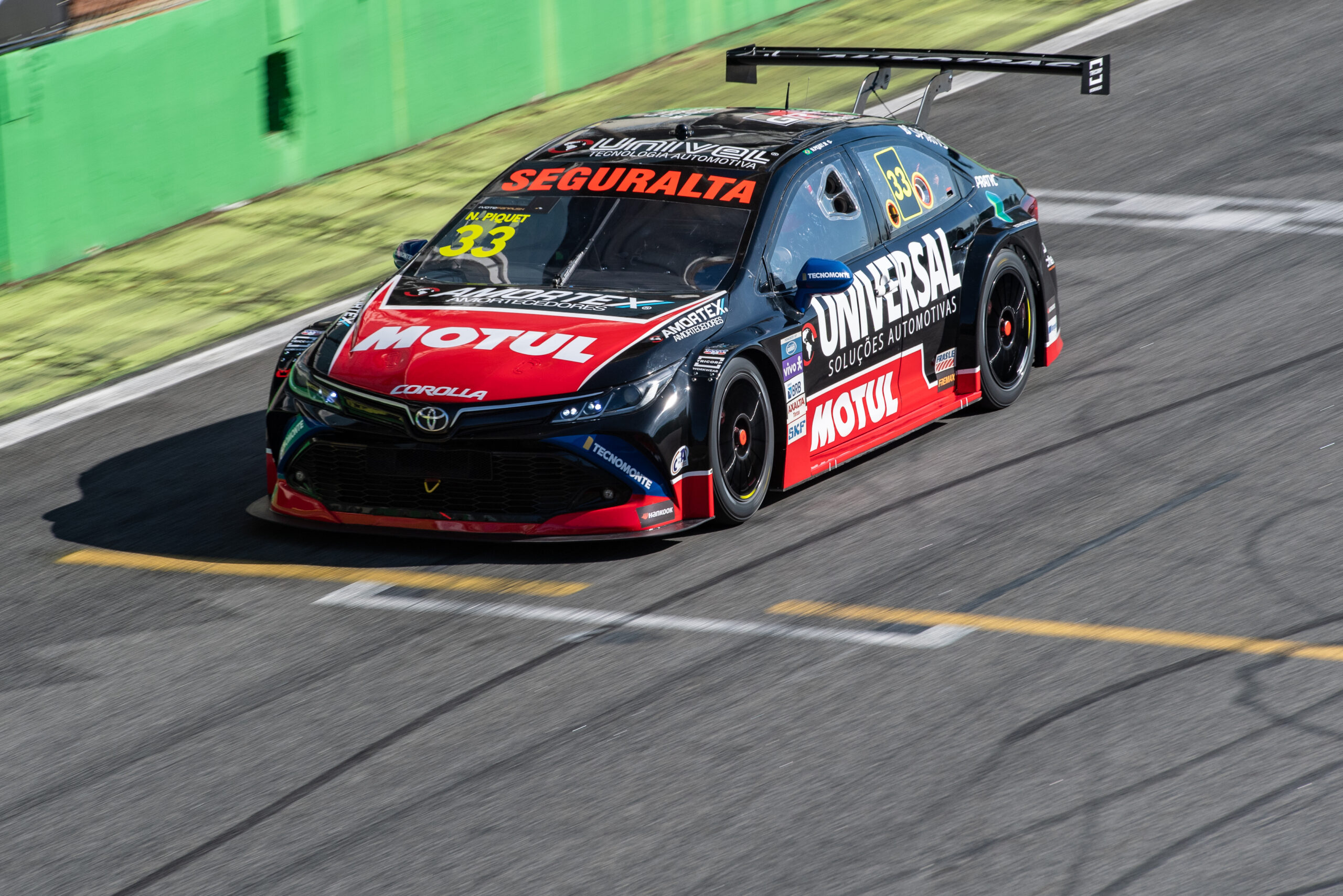 Stock Car: Piquet Jr. larga do top-10 com a Universal em Goiânia