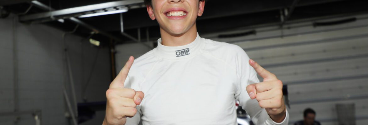 Tessaro faz valer pole e garante vitória de ponta a ponta na corrida 3 da F4 Brasil em Interlagos