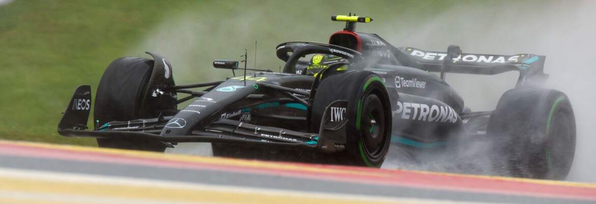 F1: Hamilton penalizado por colisão com Perez na Sprint do GP da Bélgica