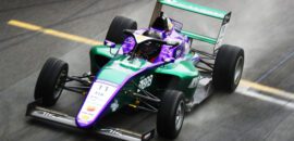 F4 Brasil: Carl Bennett leva OAKBERRY Bassani Racing ao terceiro lugar em primeira prova na chuva da história da F4 Brasil