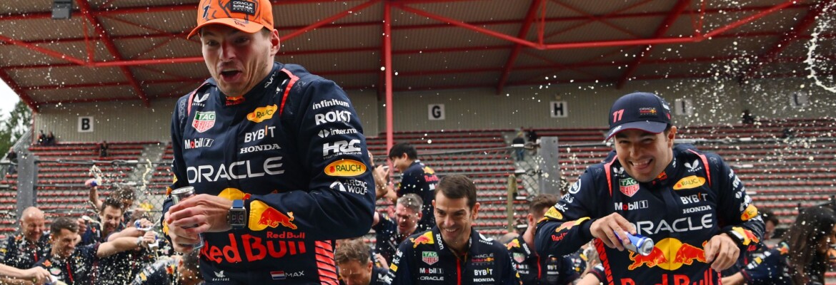 F1: Chefe da Red Bull elogia, mas vê Pérez “mais desconfortável que Verstappen” com pneu médio na Bélgica